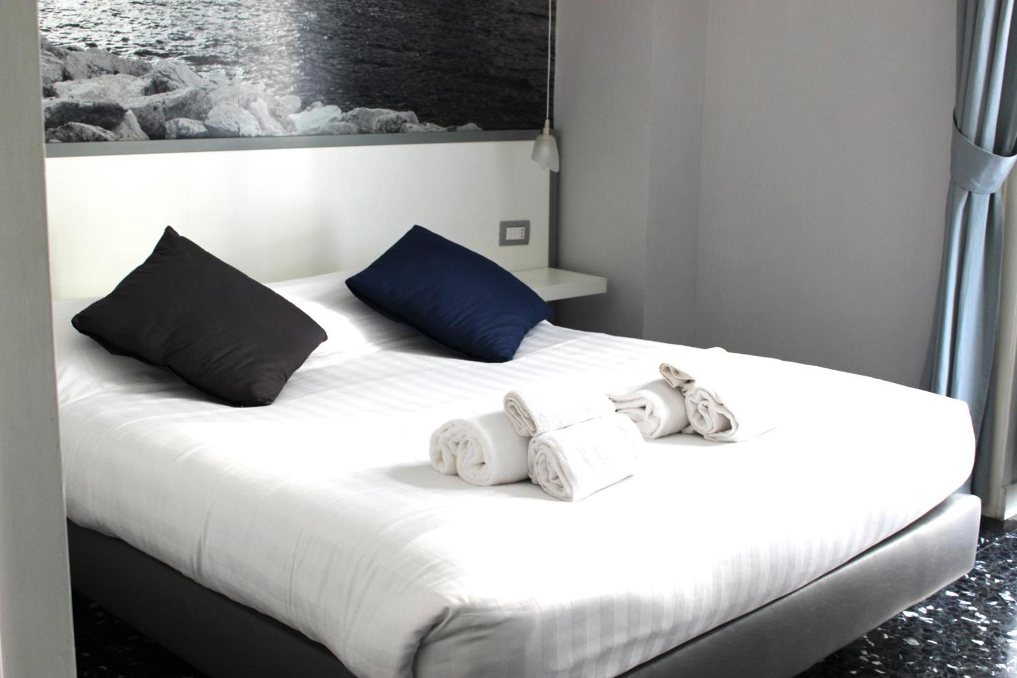 Beverello Rooms Napoli Eksteriør bilde