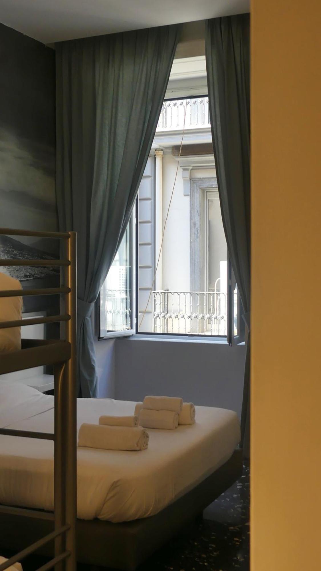 Beverello Rooms Napoli Eksteriør bilde